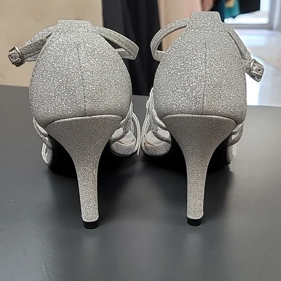 Benjamin Walk Heels "Madison" Silver" Glitter size 5 - Picture 3 of 6